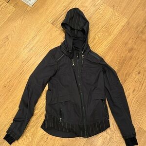 Lululemon size 4 rain workout jacket lately used